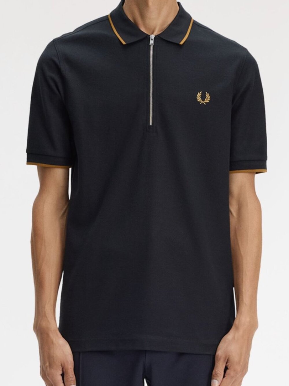 NWT FRED PERRY POLO SIZE M